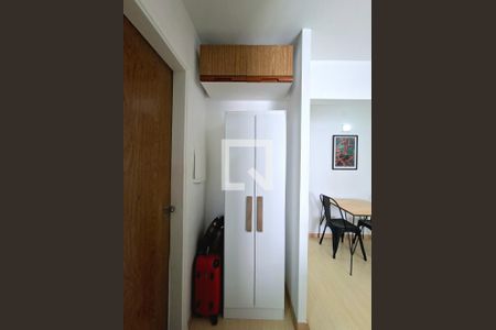 Corredor de apartamento à venda com 1 quarto, 45m² em Vila Nova Conceição, São Paulo