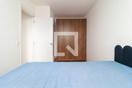 Quarto 1 de apartamento para alugar com 2 quartos, 44m² em Parque Maria Helena, São Paulo