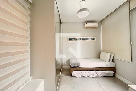 Quarto 1 de apartamento à venda com 2 quartos, 78m² em Ipanema, Rio de Janeiro