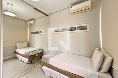 Quarto 1 de apartamento à venda com 2 quartos, 78m² em Ipanema, Rio de Janeiro