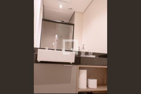 Banheiro Social de kitnet/studio para alugar com 1 quarto, 17m² em Bela Vista, São Paulo