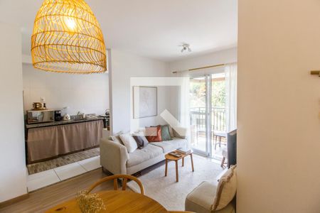Sala de apartamento para alugar com 2 quartos, 60m² em Jardim Tupanci, Barueri