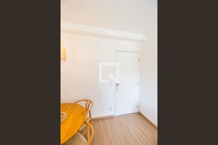 Entrada de apartamento para alugar com 2 quartos, 60m² em Jardim Tupanci, Barueri
