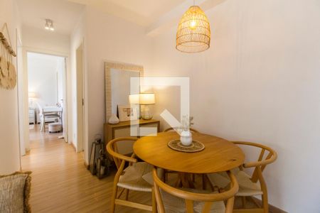 Sala de apartamento para alugar com 2 quartos, 60m² em Jardim Tupanci, Barueri