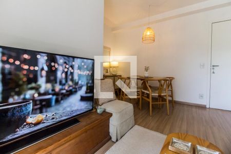 Sala de apartamento para alugar com 2 quartos, 60m² em Jardim Tupanci, Barueri