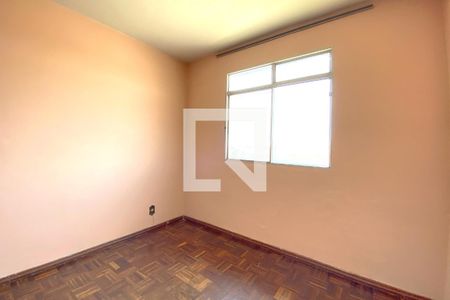 Quarto 2 de casa à venda com 3 quartos, 75m² em João Pinheiro, Belo Horizonte