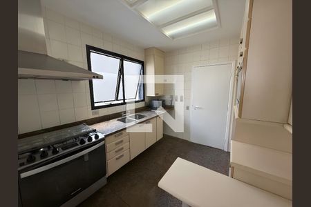 Cozinha de apartamento para alugar com 3 quartos, 216m² em Cidade Monções, São Paulo