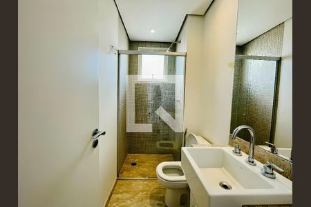 Banheiro da Suíte 2 de apartamento para alugar com 3 quartos, 215m² em Sumaré, São Paulo