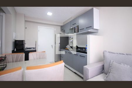 Sala/Cozinha de apartamento à venda com 2 quartos, 32m² em Vila Graciosa, São Paulo