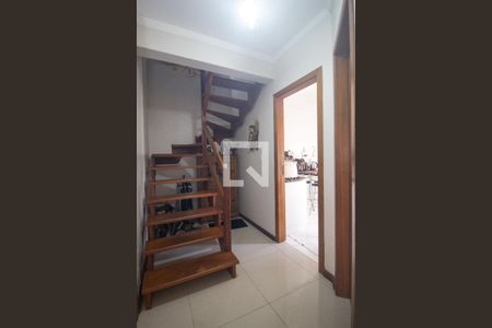 Sala de casa à venda com 4 quartos, 200m² em Espírito Santo, Porto Alegre