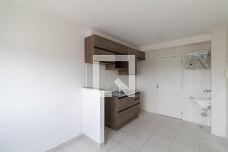Sala/Cozinha de apartamento à venda com 2 quartos, 36m² em Vila Carmosina, São Paulo