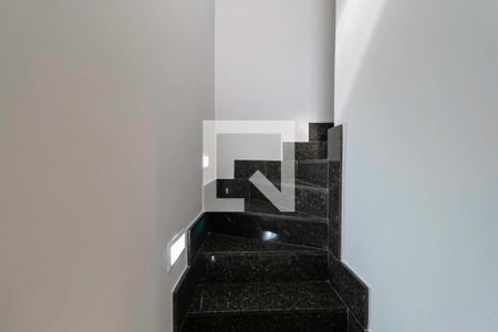 Escada de casa de condomínio à venda com 3 quartos, 124m² em Cabral, Contagem