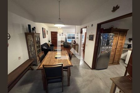 Casa à venda com 3 quartos, 250m² em Jardim Rizzo, São Paulo