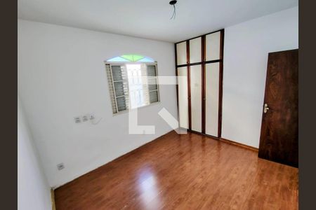 Casa à venda com 3 quartos, 209m² em Alto Barroca, Belo Horizonte