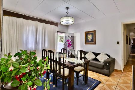 Sala de casa à venda com 3 quartos, 350m² em Vila Bertioga, São Paulo