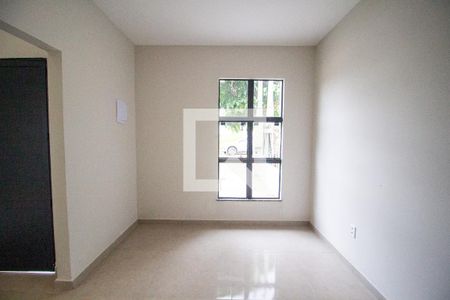 Sala  de casa de condomínio para alugar com 2 quartos, 80m² em Vila Nova Sorocaba, Sorocaba