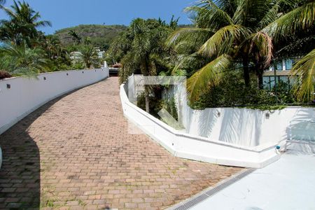 Rampa de entrada de casa de condomínio à venda com 4 quartos, 850m² em Itanhangá, Rio de Janeiro