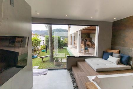 Área externa de casa para alugar com 5 quartos, 800m² em Badu, Niterói