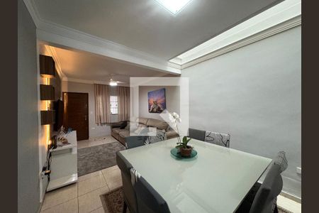 Sala de casa à venda com 3 quartos, 130m² em Vila Linda, Santo André