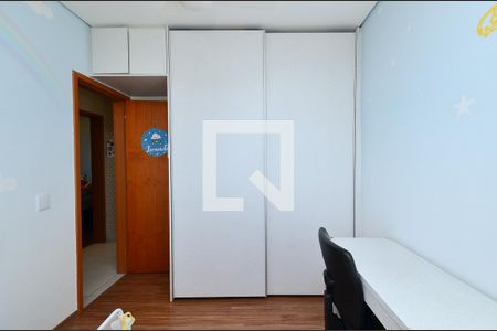Quarto de apartamento à venda com 2 quartos, 57m² em Fernão Dias, Belo Horizonte