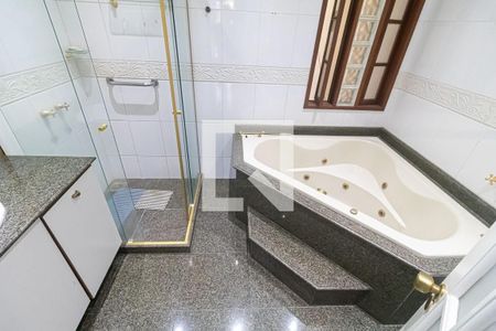 Banheiro da Suíte de casa de condomínio à venda com 3 quartos, 241m² em Anil, Rio de Janeiro