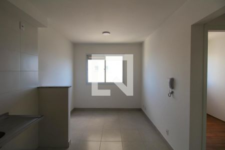 Sala/Cozinha de apartamento à venda com 2 quartos, 32m² em Jardim Planalto, São Paulo