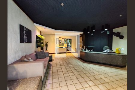 Fachada e portaria de apartamento à venda com 2 quartos, 84m² em Vila Isabel, Rio de Janeiro