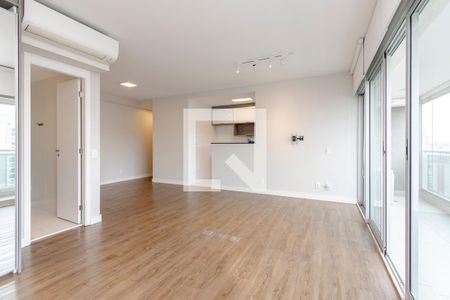 Sala/Quarto de apartamento à venda com 1 quarto, 58m² em Santo Amaro, São Paulo