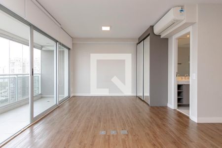Sala/Quarto de apartamento à venda com 1 quarto, 58m² em Santo Amaro, São Paulo