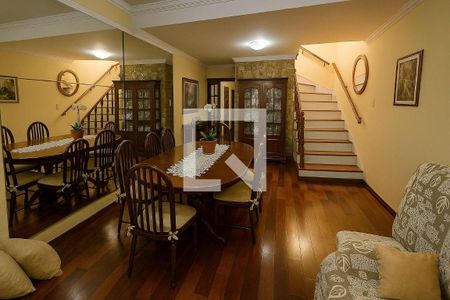 Casa à venda com 3 quartos, 297m² em Vila Arriete, São Paulo