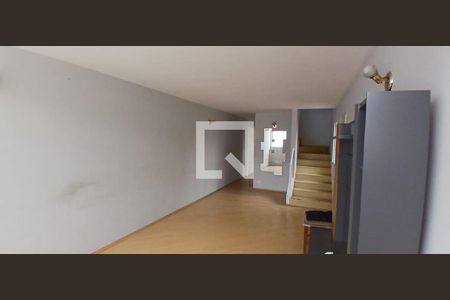 Casa à venda com 3 quartos, 138m² em Vila Romano, São Paulo