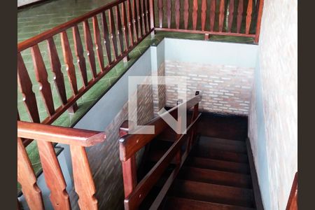 Escada de casa à venda com 4 quartos, 264m² em Álvaro Camargos, Belo Horizonte