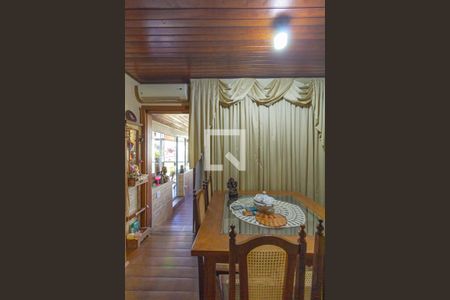 Sala de casa à venda com 2 quartos, 150m² em Niterói, Canoas