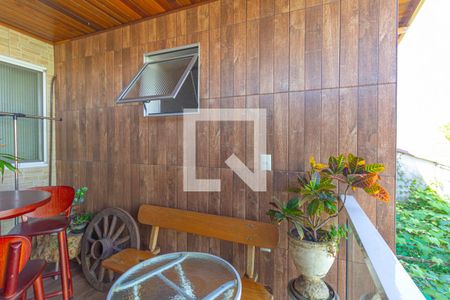 Varanda de casa à venda com 2 quartos, 150m² em Niterói, Canoas