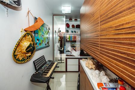 Escritório de casa à venda com 3 quartos, 300m² em Santa Rosa, Belo Horizonte