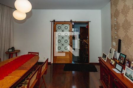 Sala de casa à venda com 3 quartos, 300m² em Santa Rosa, Belo Horizonte
