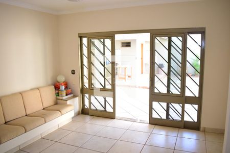 Sala 2 de casa para alugar com 4 quartos, 295m² em Ribeirânia, Ribeirão Preto