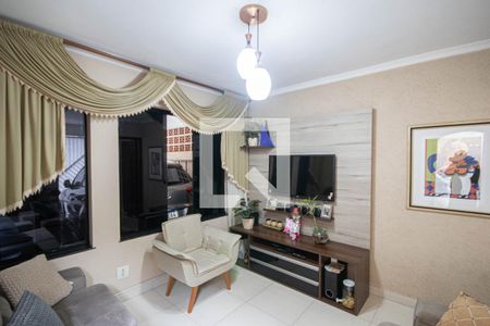 Sala de casa à venda com 4 quartos, 140m² em Vila Nova Galvão, São Paulo