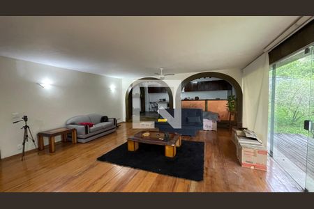 Sala de casa para alugar com 6 quartos, 350m² em Jardim Guanabara, Rio de Janeiro