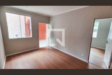 Sala de casa à venda com 3 quartos, 200m² em Vila Kosmos, Rio de Janeiro