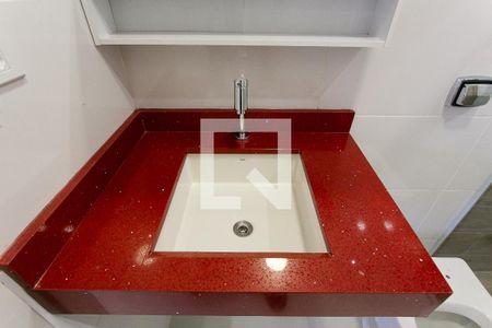 Banheiro de kitnet/studio para alugar com 1 quarto, 33m² em Vila Esperança, São Paulo