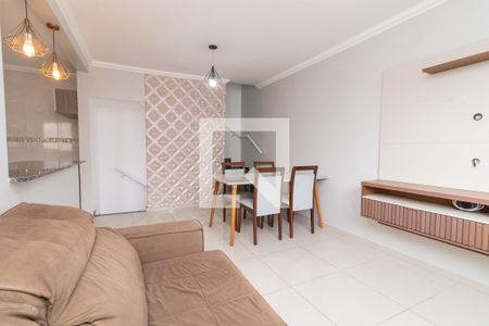 Sala de casa de condomínio para alugar com 2 quartos, 112m² em Vila Guilhermina, São Paulo