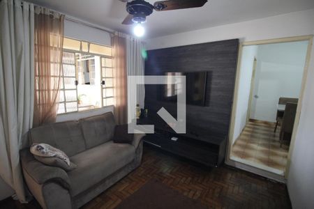 Sala de casa à venda com 3 quartos, 360m² em Novo Riacho, Contagem