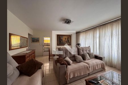 Sala de casa à venda com 4 quartos, 253m² em Jardim Monjolo, São Paulo