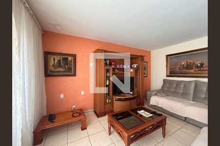 Sala de casa à venda com 4 quartos, 253m² em Jardim Monjolo, São Paulo