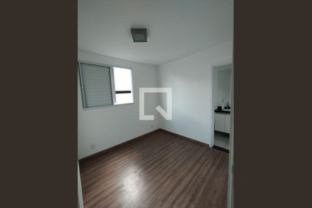 Quarto de apartamento para alugar com 2 quartos, 55m² em Buritis, Belo Horizonte