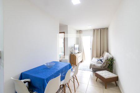 Sala de apartamento para alugar com 2 quartos, 55m² em Guilhermina, Praia Grande