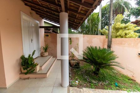 Área externa de casa à venda com 3 quartos, 180m² em Itaipu, Niterói
