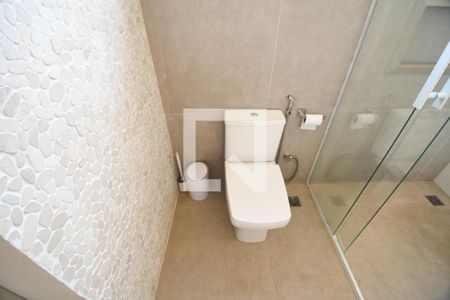 Banheiro 1 - Suíte de casa de condomínio à venda com 3 quartos, 280m² em Parque Taquaral, Campinas