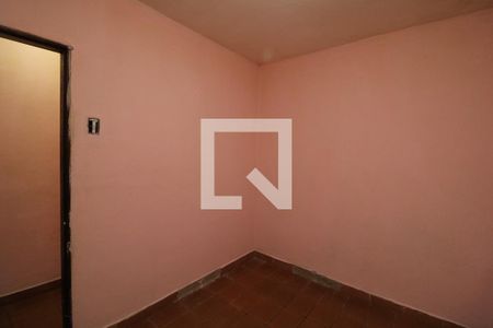 Quarto de casa para alugar com 1 quarto, 70m² em Parque dos Bancarios, São Paulo